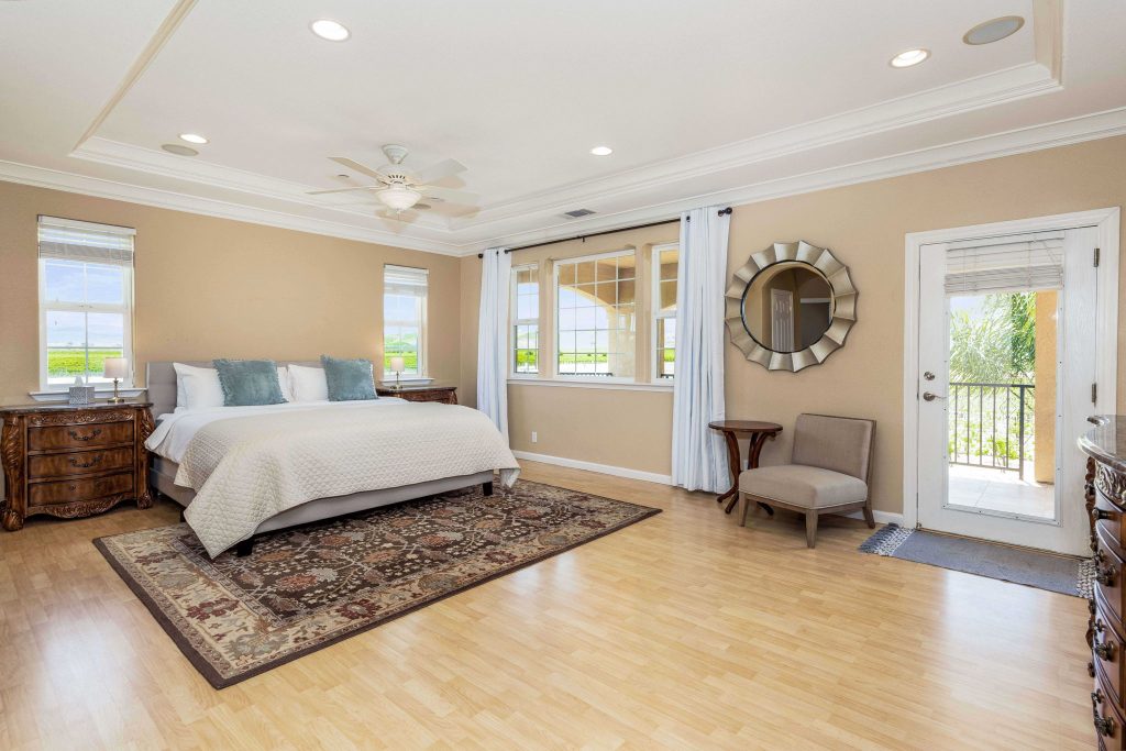 Estate interior