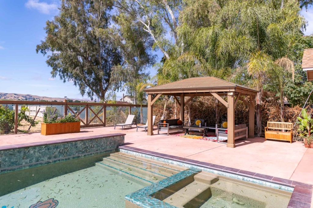 Caldeira Estate pool and vineyard